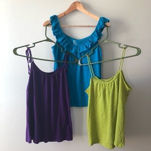 Set of 3 Gap size XS Shirts